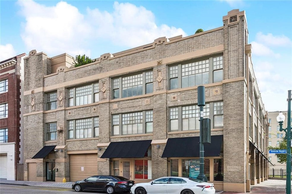 1000 St Charles Ave unit D, New Orleans, LA 70130 - photo 1