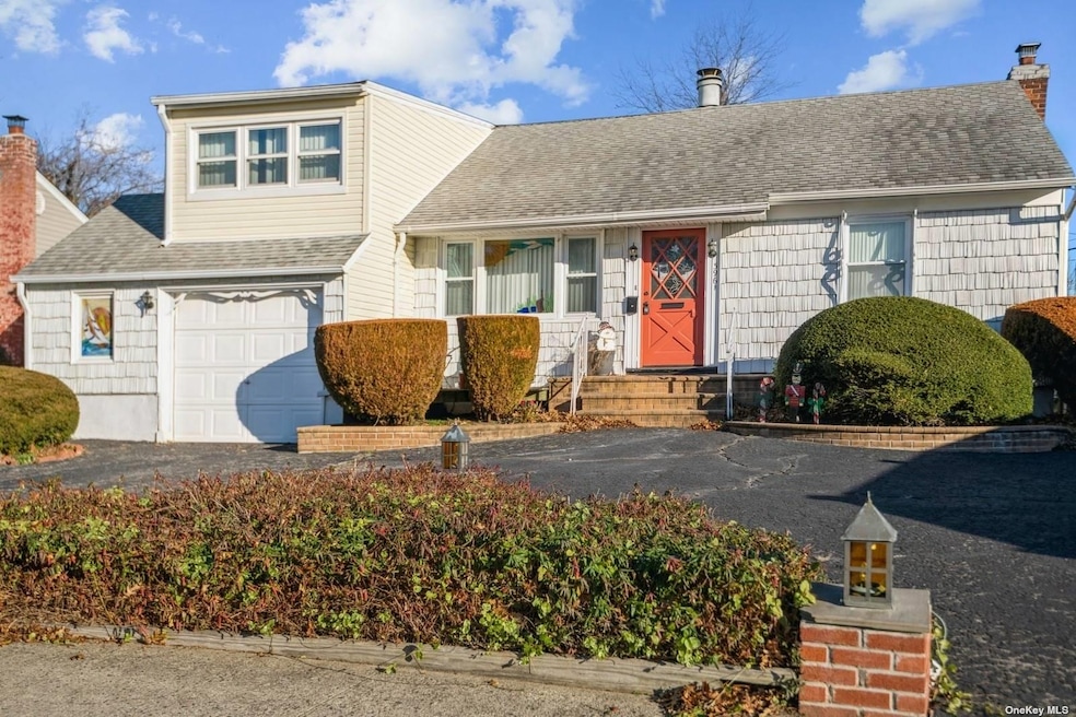 3961 Kingsberry Rd, Seaford, NY 11783 - photo 1