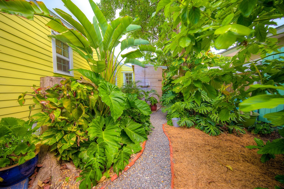 1-2207 Flagler Ave-17
