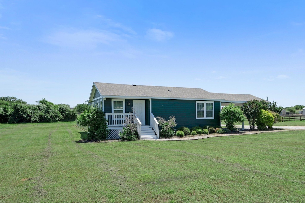 108 Mccrae Ln, Boyd, TX 76023 - photo 1