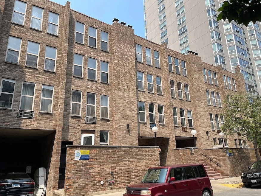 744 W Gordon Terrace unit 101, Chicago, IL 60613 - photo 1