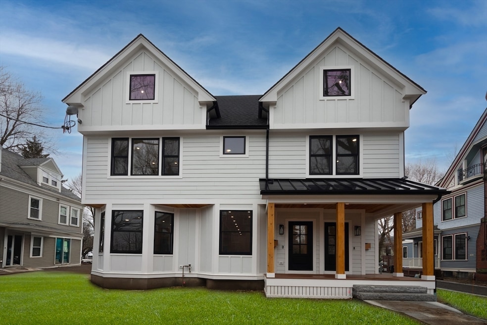 Sold $2,350,000 • Co-Listing Agent