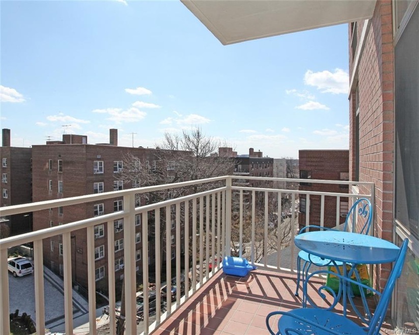 3625 Oxford Ave unit 5A, Bronx, NY 10463 - photo 1