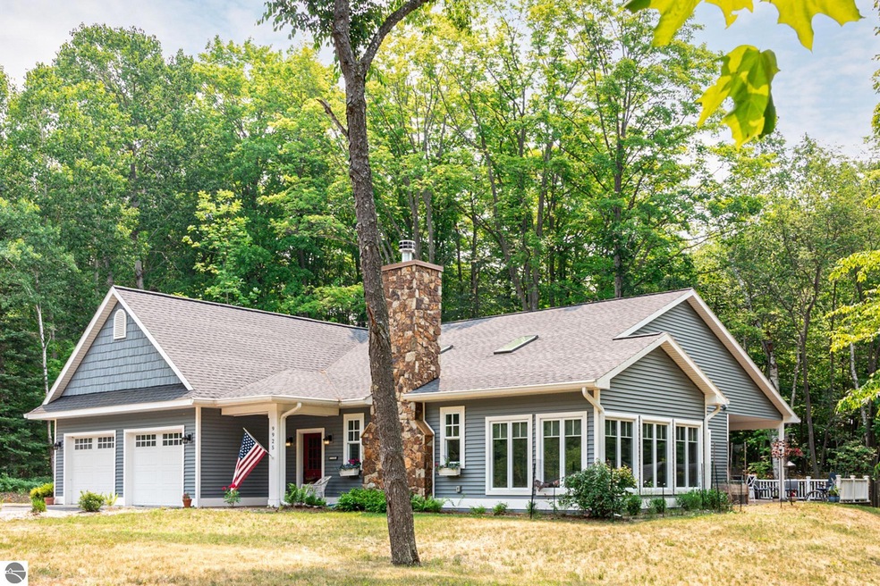 Sold $695,000 • Co-Listing Agent