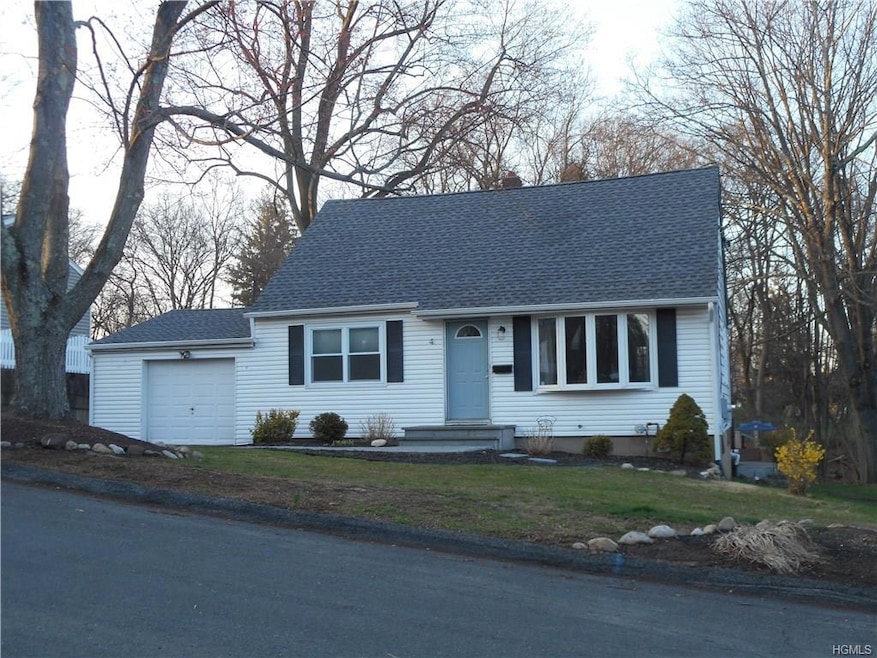 4 Crescent Ln, Nanuet, NY 10954 - photo 1