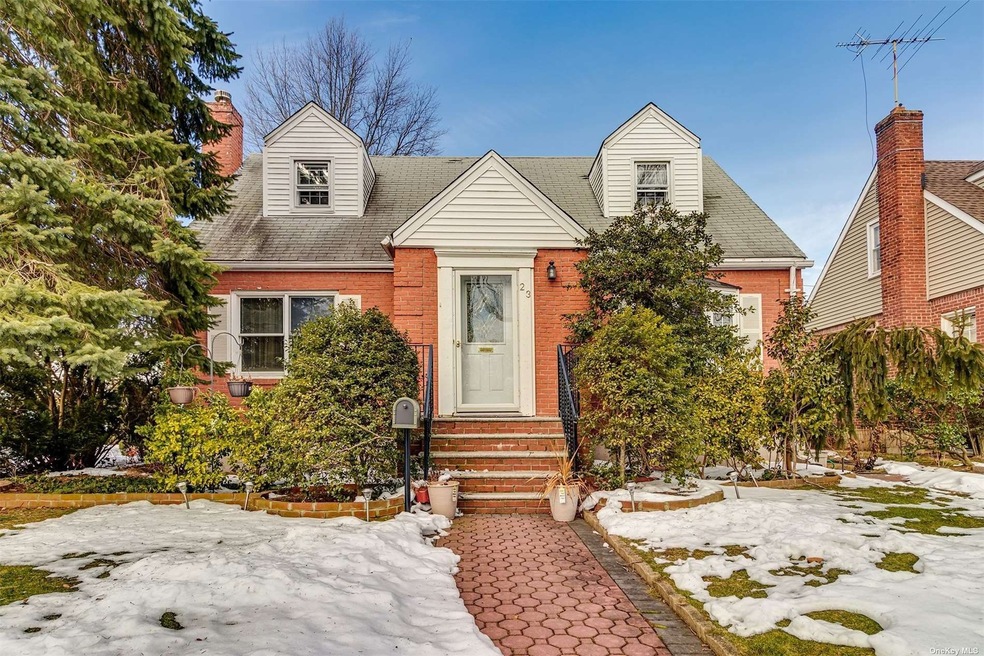 23 Yale Blvd, New Hyde Park, NY 11040 - photo 1