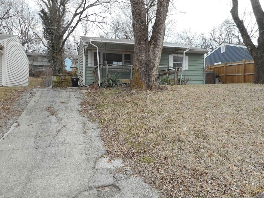 3120 SE Girard St, Topeka, KS 66605 - photo 1