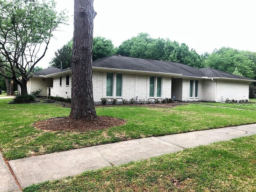 7615 White Fir Dr, Houston, TX 77088 - photo 1