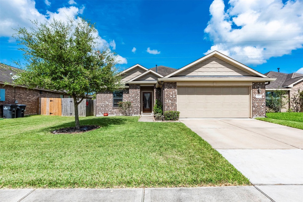 377 De Coster Blvd, Alvin, TX 77511 - photo 1