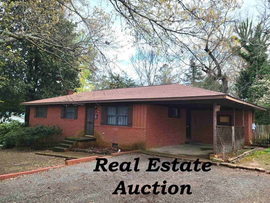 702 Red Oak Dr, Siler City, NC 27344 - photo 1