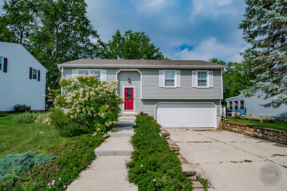 1621 Warbler Dr, Naperville, IL 60565 - photo 1