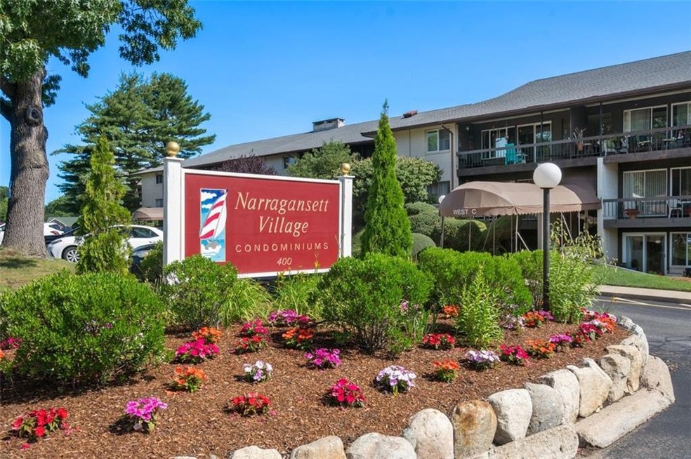 400 Narragansett Pkwy unit 2, Warwick, RI 02888 - photo 1