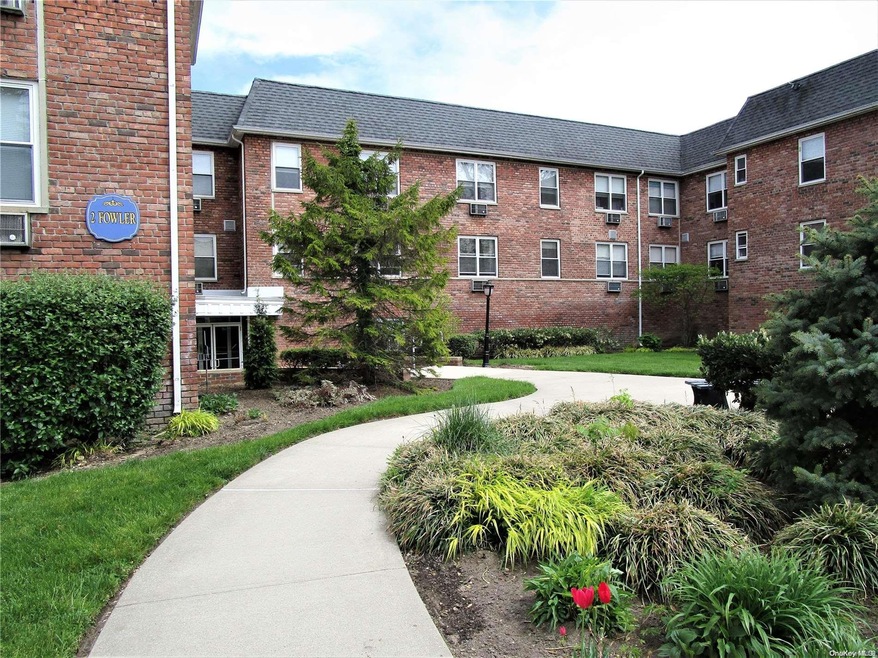 2 Fowler Ave unit 221, Lynbrook, NY 11563 - photo 1