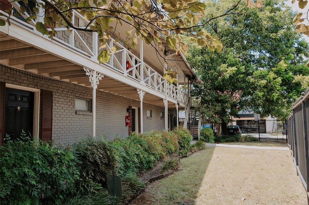 2727 N Henderson Ave unit A1, Dallas, TX 75206 - photo 1