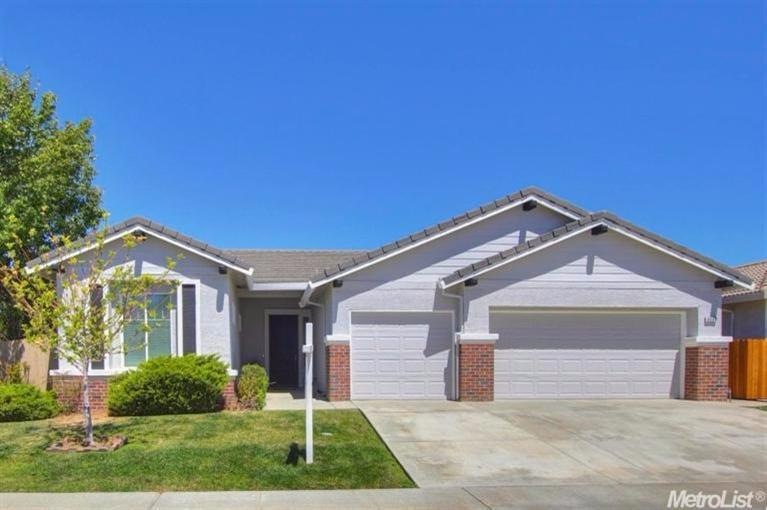 Location Location!! Corner Lot! EXTERIOR AND INTER