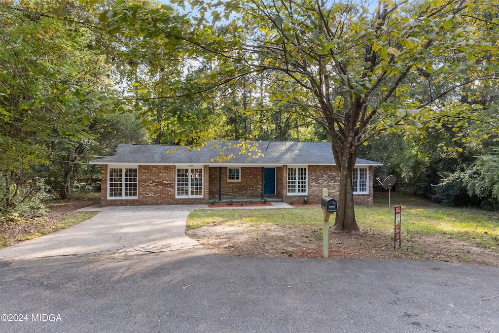 1189 Runnymede Ln