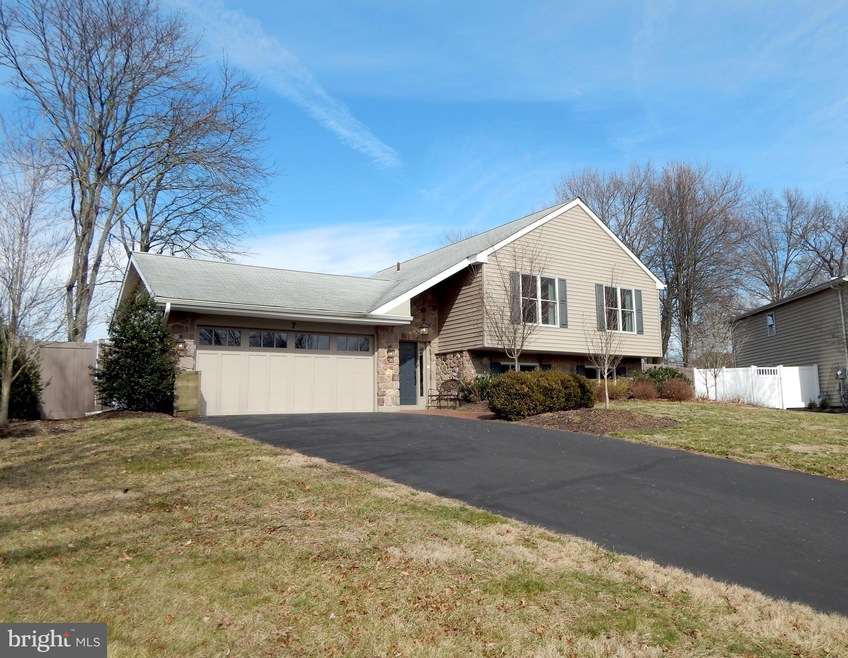 7 Westwood Ct, Newtown, PA 18940 - photo 1