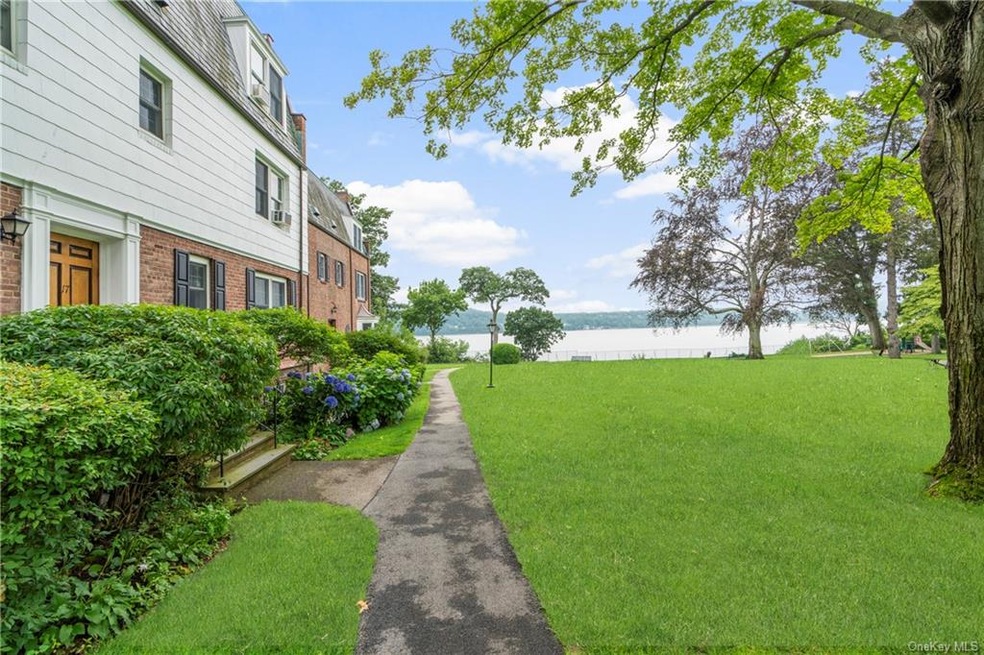 Beautiful approach to Unit 17E