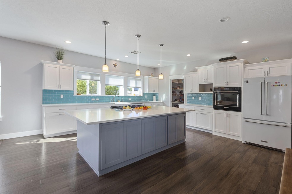 1011 NE Hefley St, Grants Pass, OR 97526 - photo 1