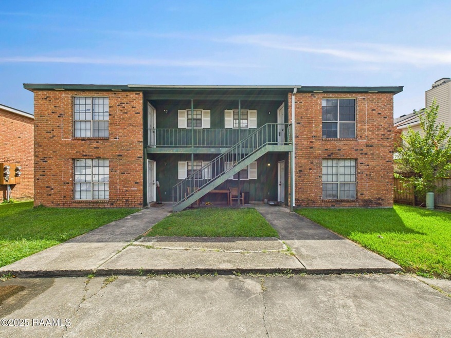 114 Hummingbird Ln unit B-D, Lafayette, LA 70506 - photo 1