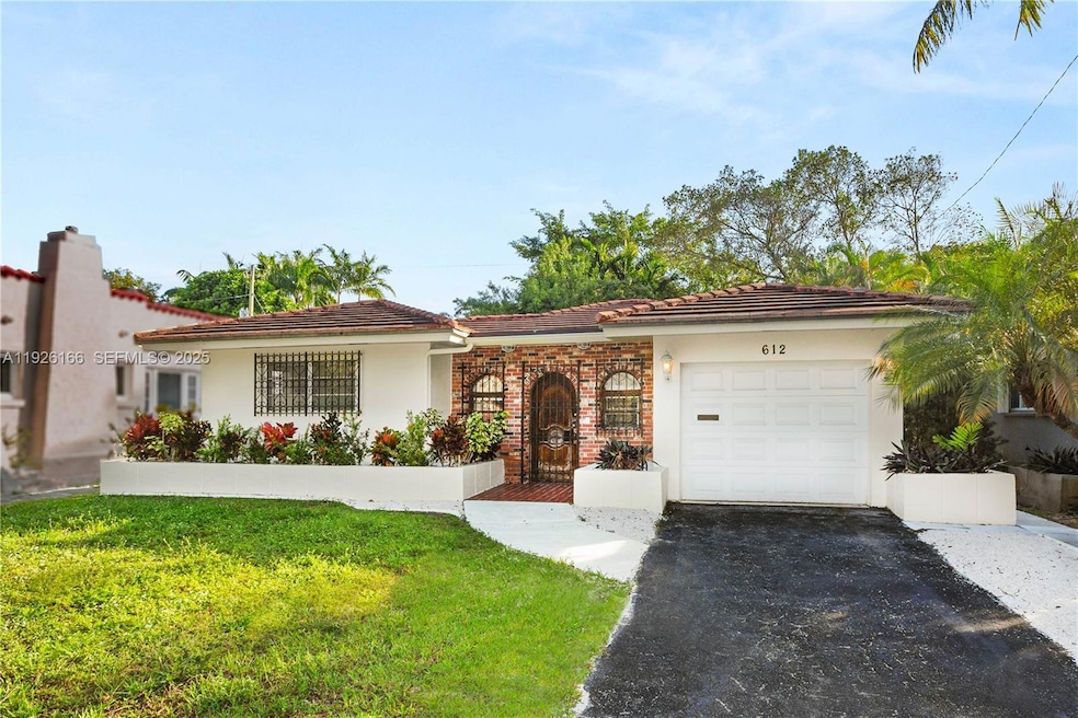 612 Minorca Ave, Coral Gables, FL 33134 - photo 1