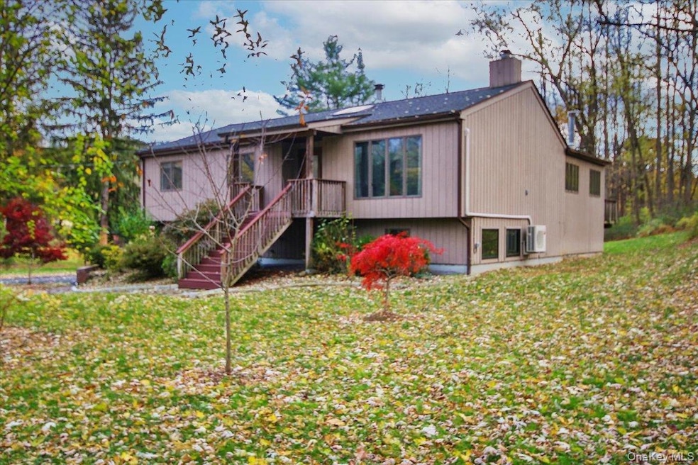 102 Old Post Rd, Marlboro, NY 12542 - photo 1