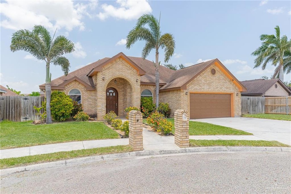 917 E Dorothy Cir, Pharr, TX 78577 - photo 1