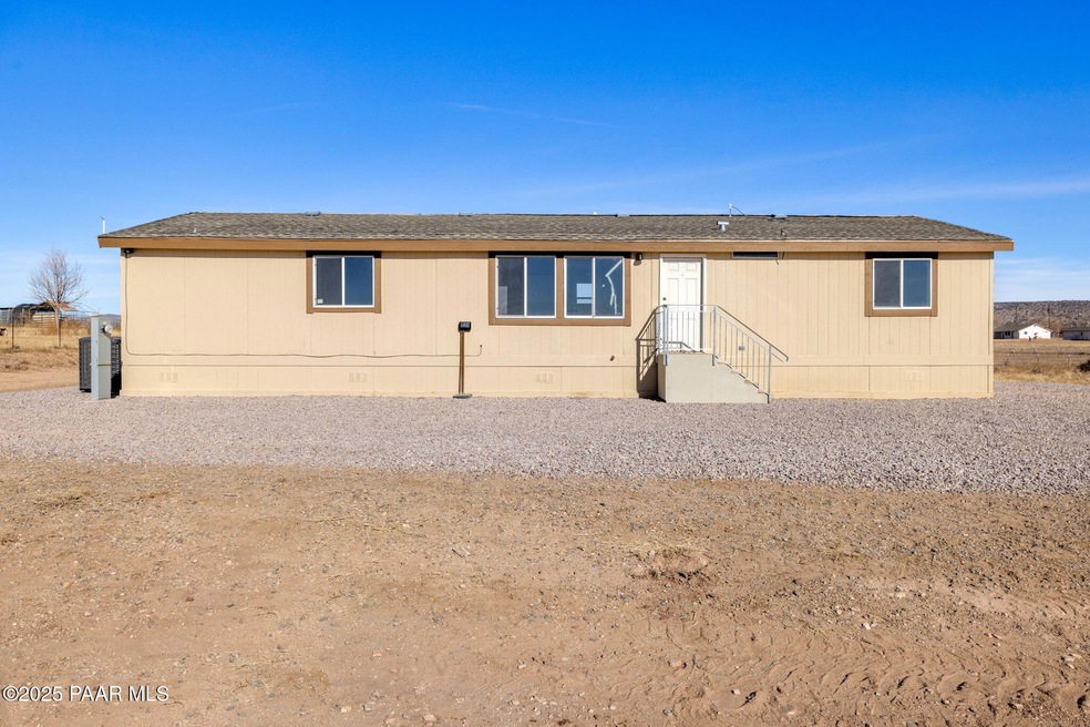 1090 N Hollow Point, Paulden, AZ 86334 - photo 1