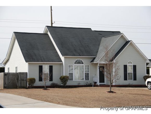 912 Penncross Dr, Greenville, NC 27834 - photo 1