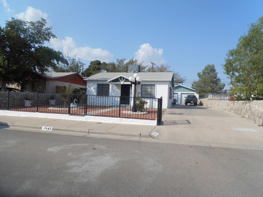 7547 Hermosillo Dr, El Paso, TX 79915 - photo 1