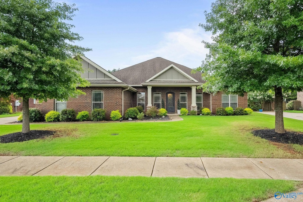 Best floor plan ever!  1 1/2 Ranch & Private yard with no back neighbors.  Nature's paradise with screened porch and huge concrete patio