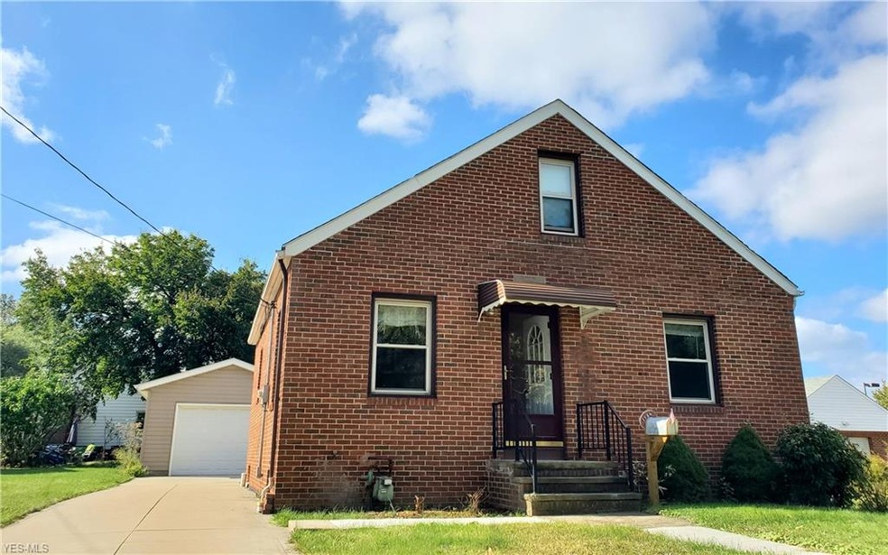 1534 Robindale St, Wickliffe, OH 44092 - photo 1