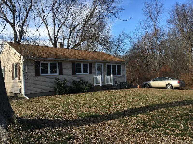 37 Graybar Rd, Warwick, RI 02888 - photo 1