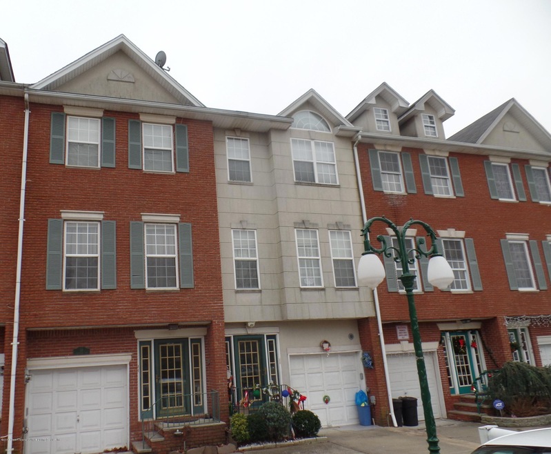 31 Galvaston Loop, Staten Island, NY 10314 - photo 1