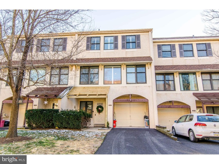 656 Niblick Ln unit 3, Wallingford, PA 19086 - photo 1