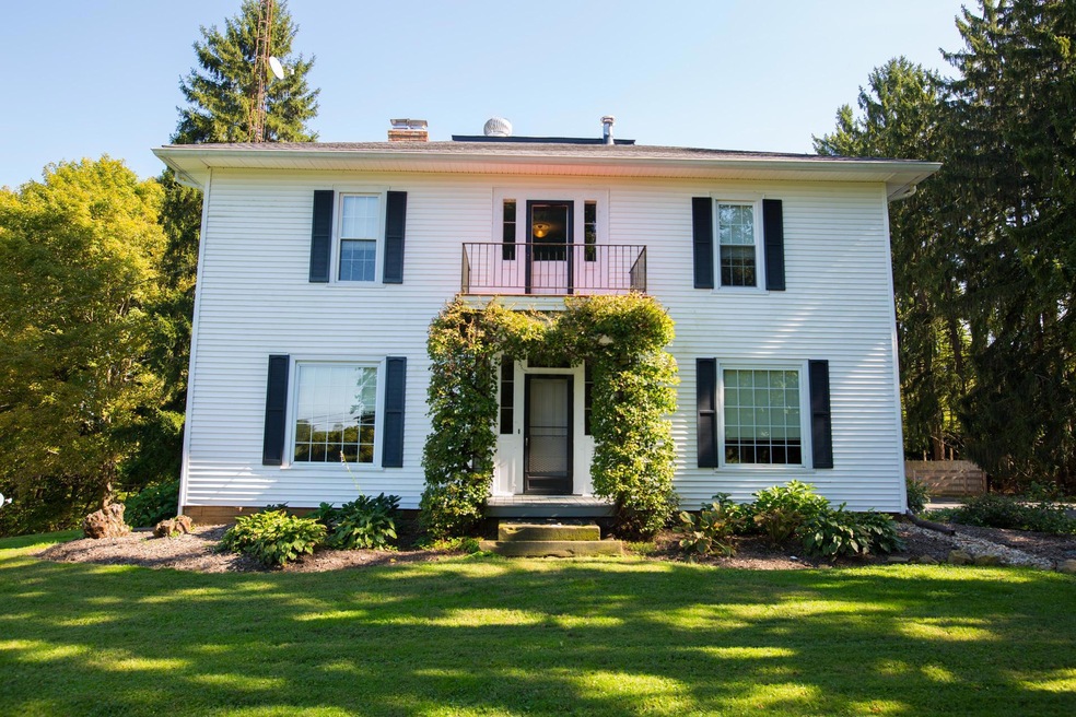 1390 Swans Rd