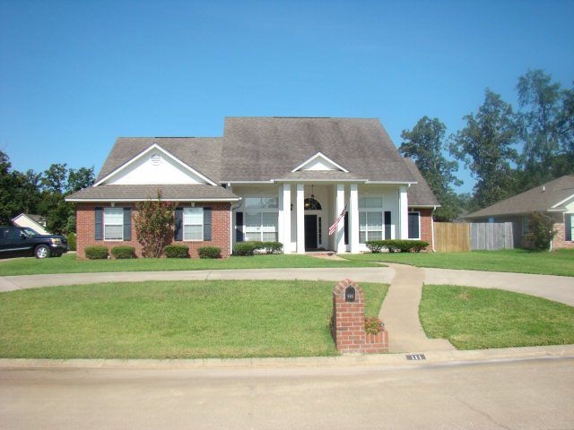 111 Gladstone Place, Lufkin, TX 75904 - photo 1