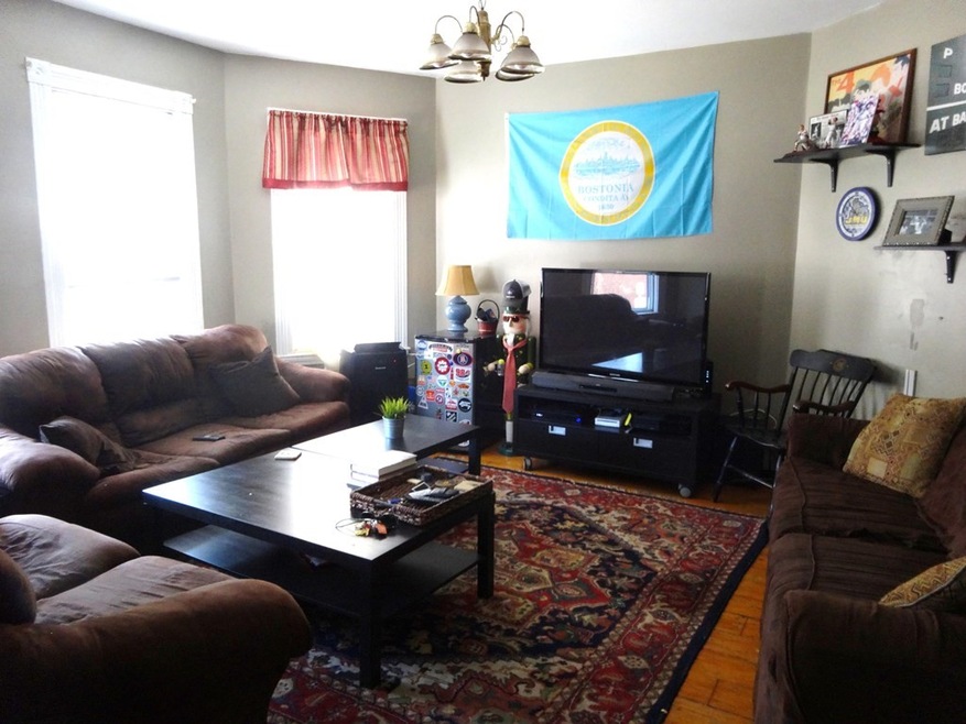 119 L St unit 1, Boston, MA 02127 - photo 1