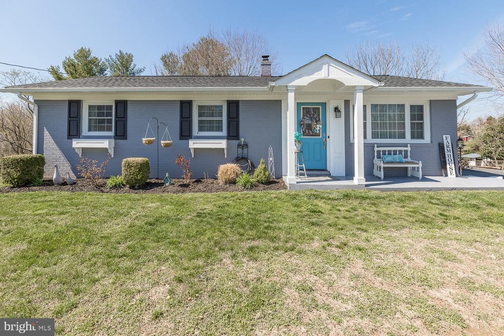 446 Miller Dr, Strasburg, VA 22657 - photo 1