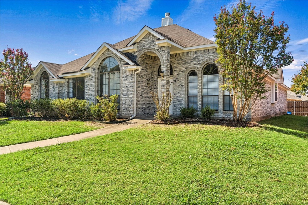 6509 Springmeadow Ln, Rowlett, TX 75089 - photo 1