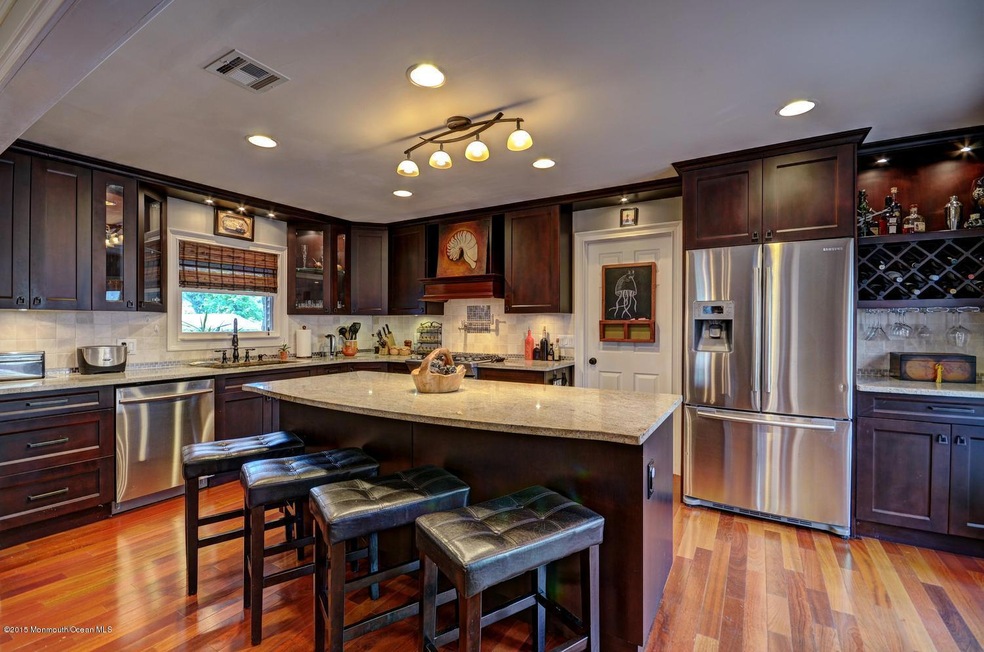 13 ISLAND PL - CUSTOM KITCHEN