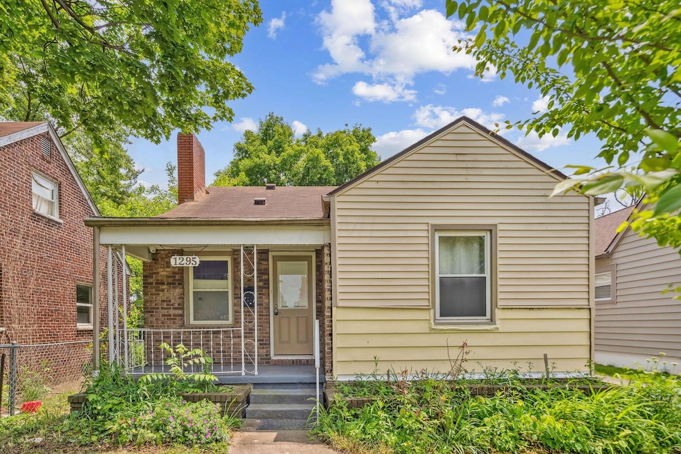 1295 Loretta Ave