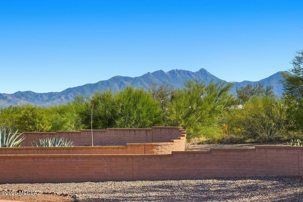 761 W Rio Moctezuma, Green Valley, AZ 85614 - photo 1