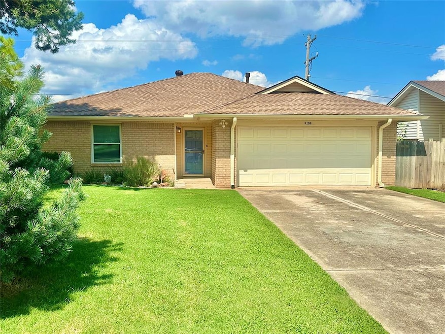 9109 NW 101st St, Yukon, OK 73099 - photo 1