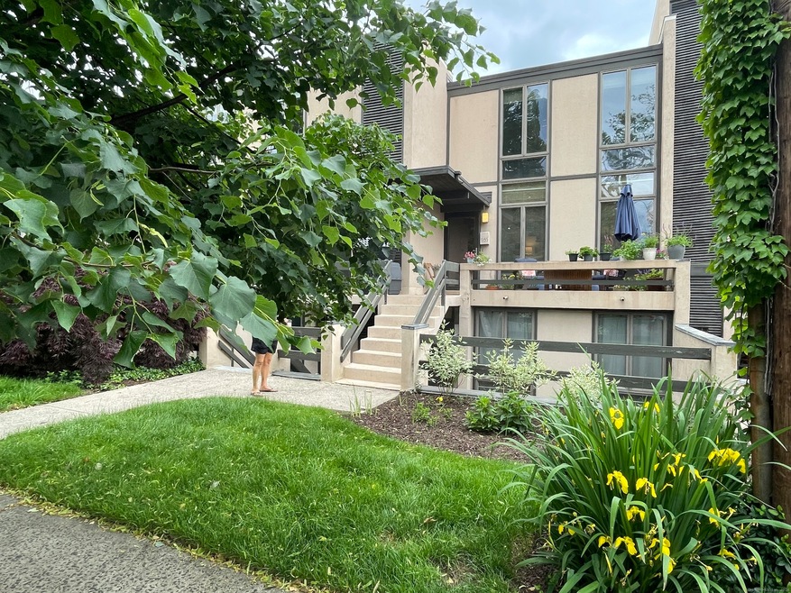 285 Greene St unit 285, New Haven, CT 06511 - photo 1