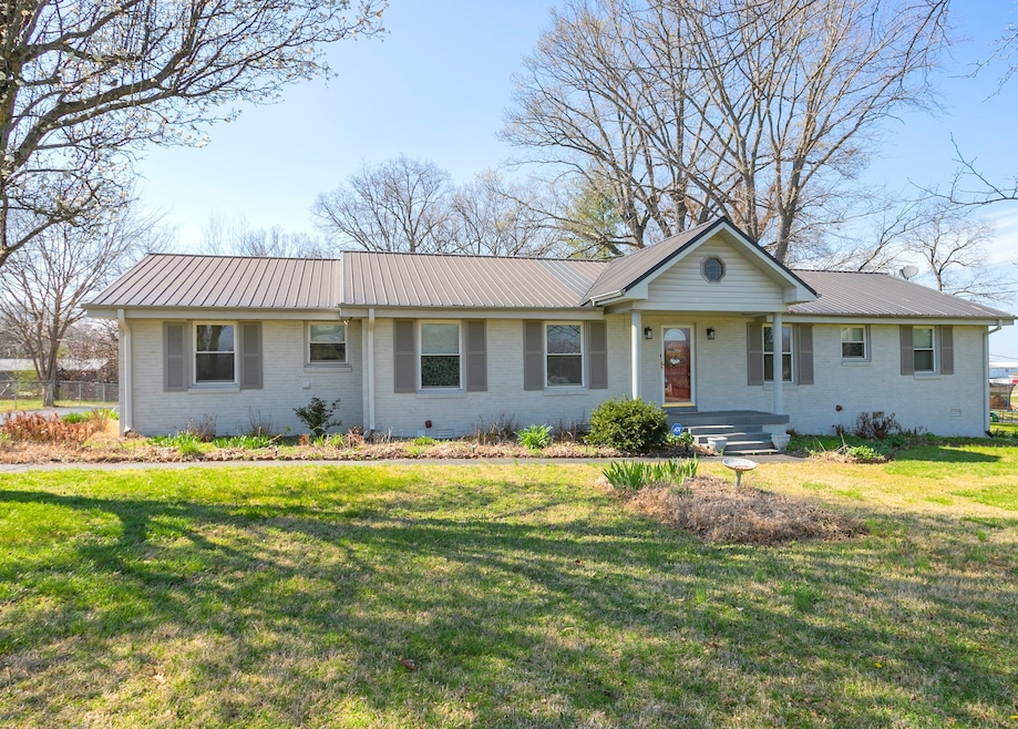 1210 Hillakes Ln, Lebanon, TN 37090 - photo 1