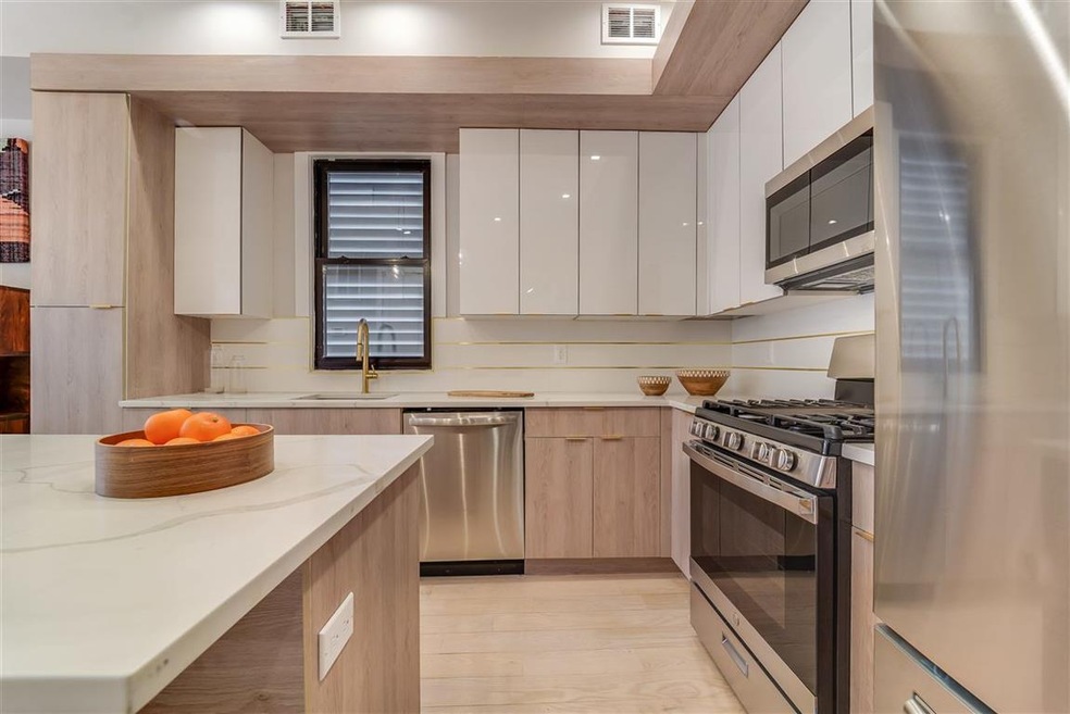 191 Hackensack Plank Rd unit 1, Weehawken, NJ 07086 - photo 1