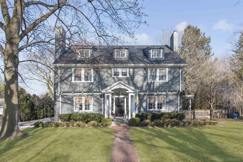 502 Rivard Blvd, Grosse Pointe, MI 48230 - photo 1