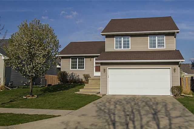 2633 Whispering Ridge Dr, Des Moines, IA 50320 - photo 1