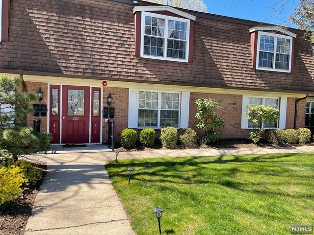 201 Piermont Rd unit 8, Cresskill, NJ 07626 - photo 1